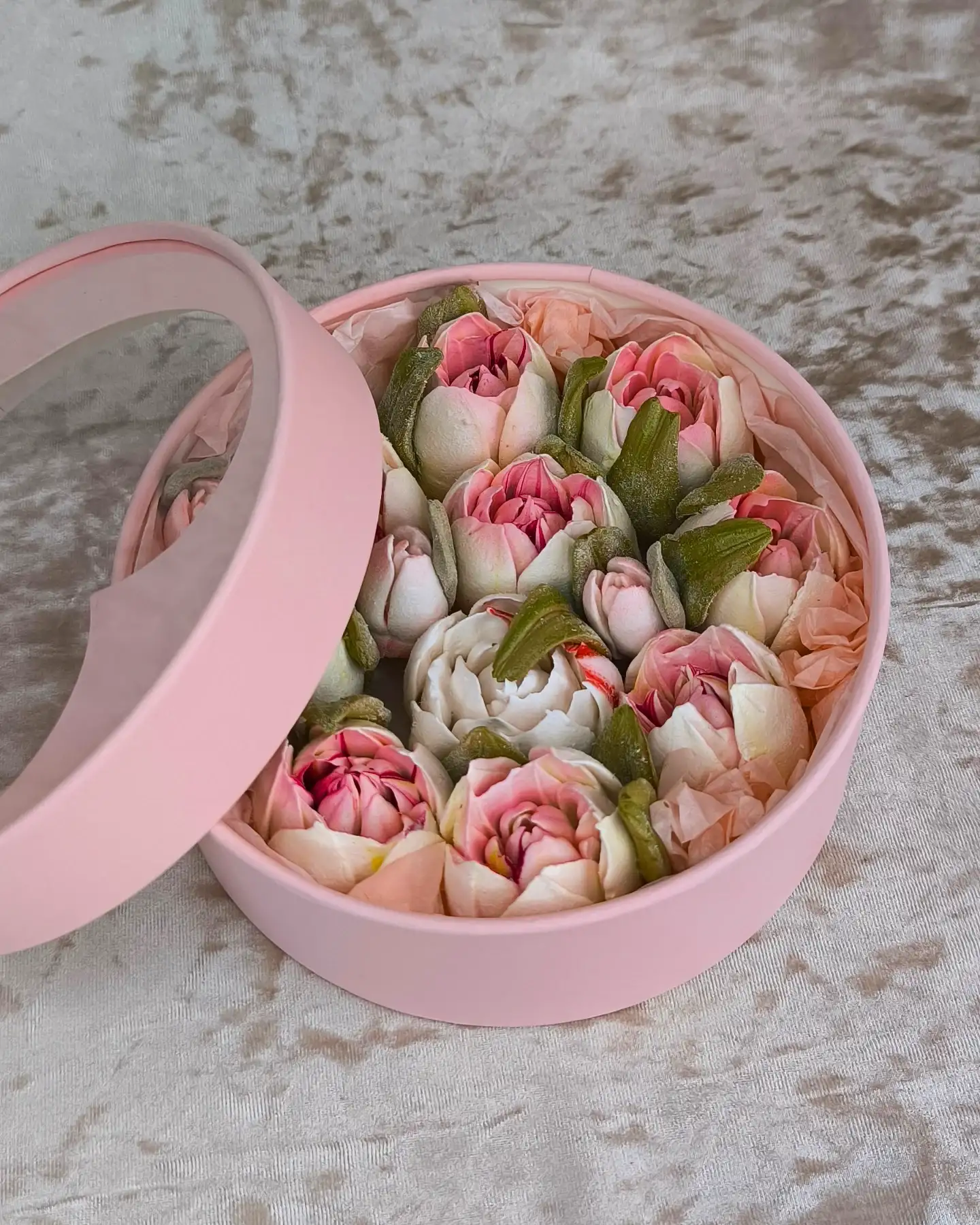 Зефир премиум-класса в круглой коробке с окошком, 18 см фото 3