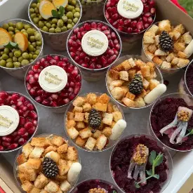 Салаты в стаканах