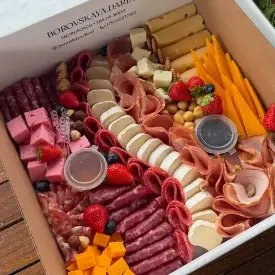 Бокс с сырной и мясной нарезкой