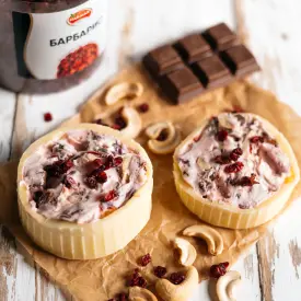 Сыр Таямнічка с барбарисом, шоколадом и кешью