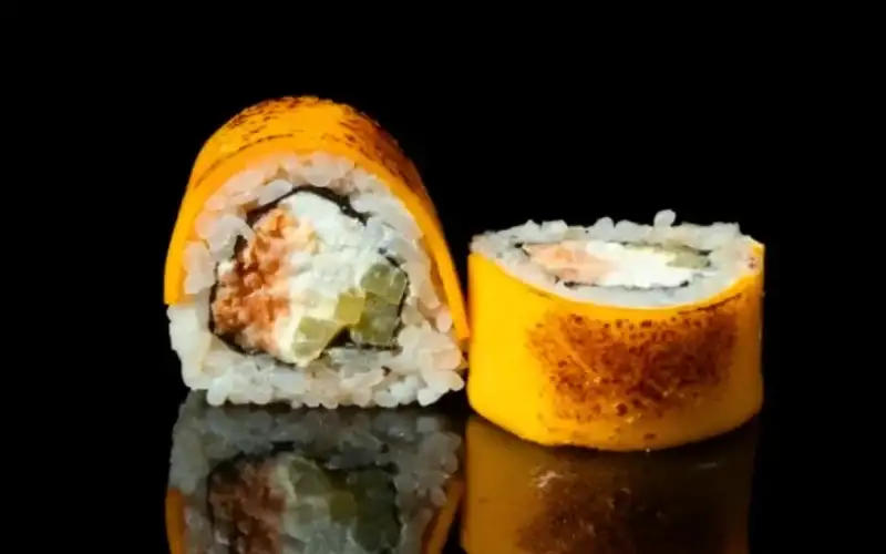 Ролл «Чеддер с лососем», 8 шт.