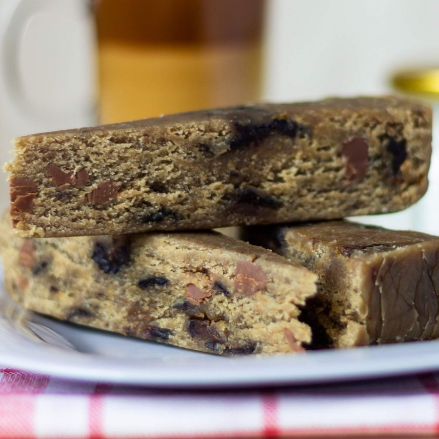 Халва подсолнечная с молочным шоколадом, специями, черносливом и капелькой коньяка, 100 гр. фото 3