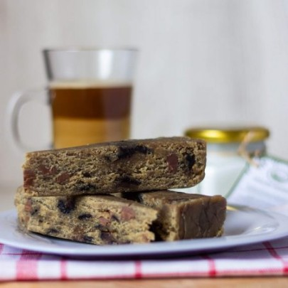 Халва подсолнечная с молочным шоколадом, специями, черносливом и капелькой коньяка, 100 гр. фото 2